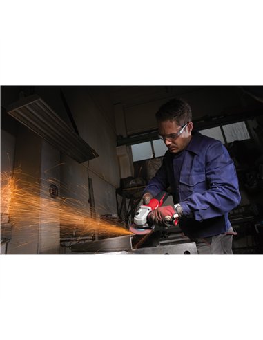 Polizor unghiular 125/150 mm 1550 W cu maner anti-vibratii - Milwaukee - AGV 15-125 XE - cod 4933428127