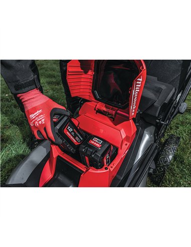 Masina de tuns gazonul autopropulsata 53 cm M18 FUEL - Milwaukee - M18 F2LM53 -122 - cod 4933479585