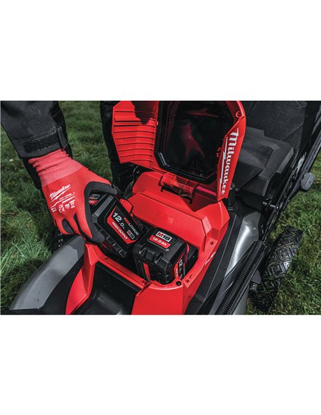 Masina de tuns gazonul autopropulsata 53 cm M18 FUEL - Milwaukee - M18 F2LM53 -122 - cod 4933479585
