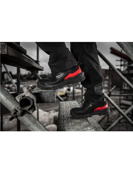 Pantofi negri de protectie Armourtred S3S 1L110111W ESD HRO SC FO LG SR - Milwaukee - AMT S3S 1L110111W ESD HRO SC FO LG SR 39