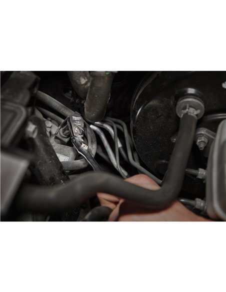 Antrenor cu clichet cu cap pivotant 1/4 inch - Milwaukee - 1/4 inch Drive Long Flex Head Ratchet - cod 4932479649